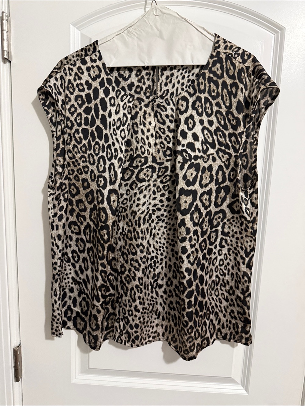 Kasper Leopard Print Sleeveless Blouse - Black & Cream